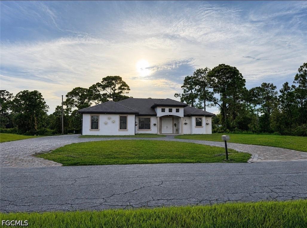 607 Johns Ave., Lehigh Acres, FL 33972