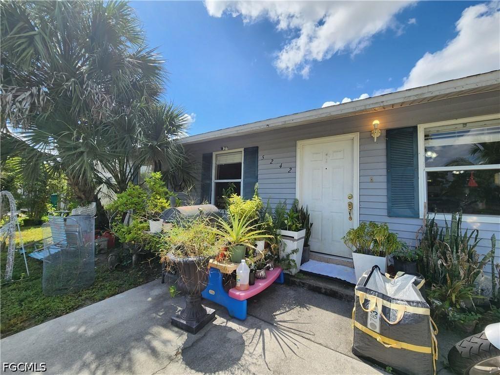 5242 Texas Ave., Naples, FL 34113