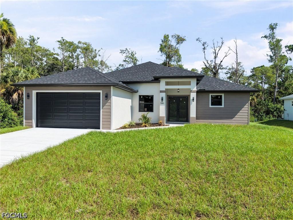 580 Woodview Dr., Lehigh Acres, FL 33972