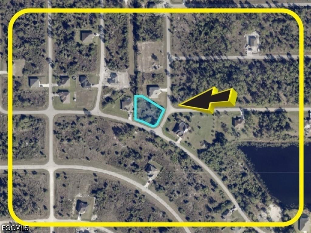 926 Ossie Ave., Lehigh Acres, FL 33974