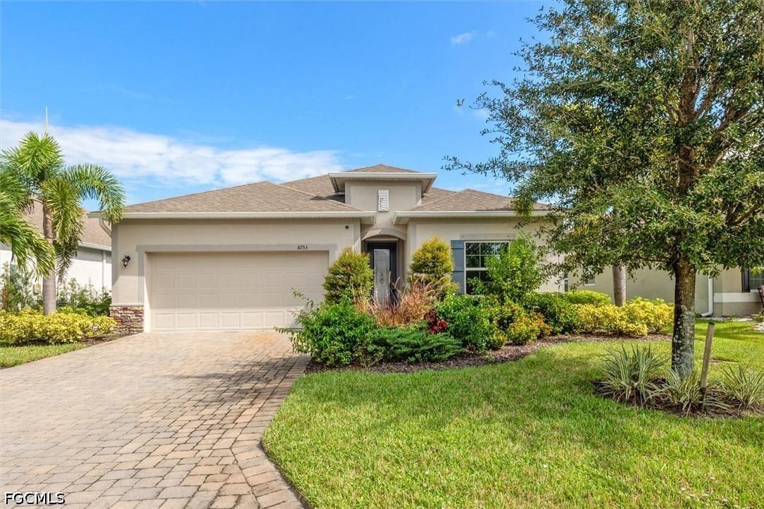 8753 Cascade Price Cir., North Fort Myers, FL 33917