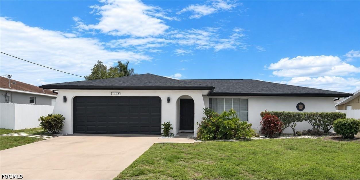 1704 Viscaya Pkwy., Cape Coral, FL 33990