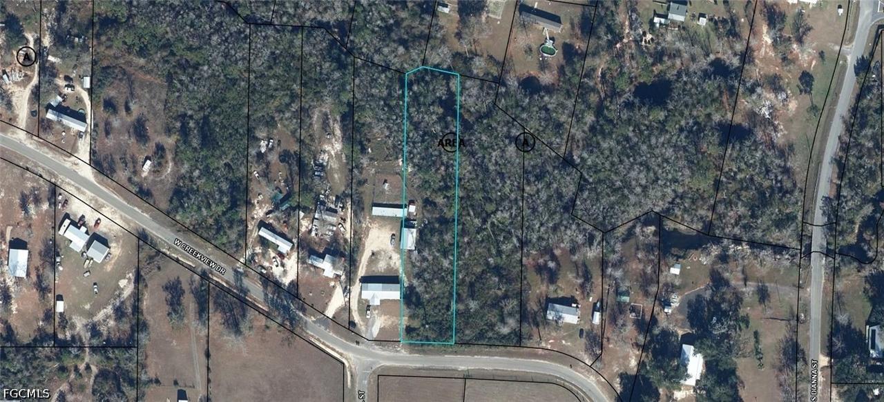 267 W Creekview Dr., Wewahitchka, FL 32465