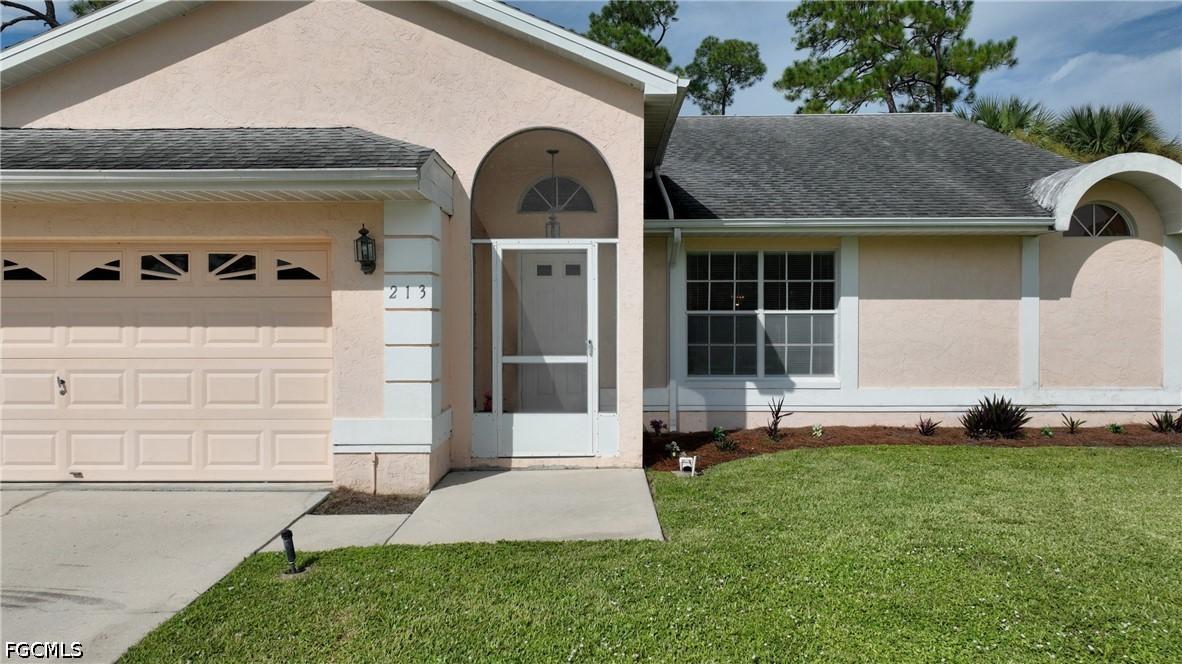 213 Maple Ave., Lehigh Acres, FL 33936