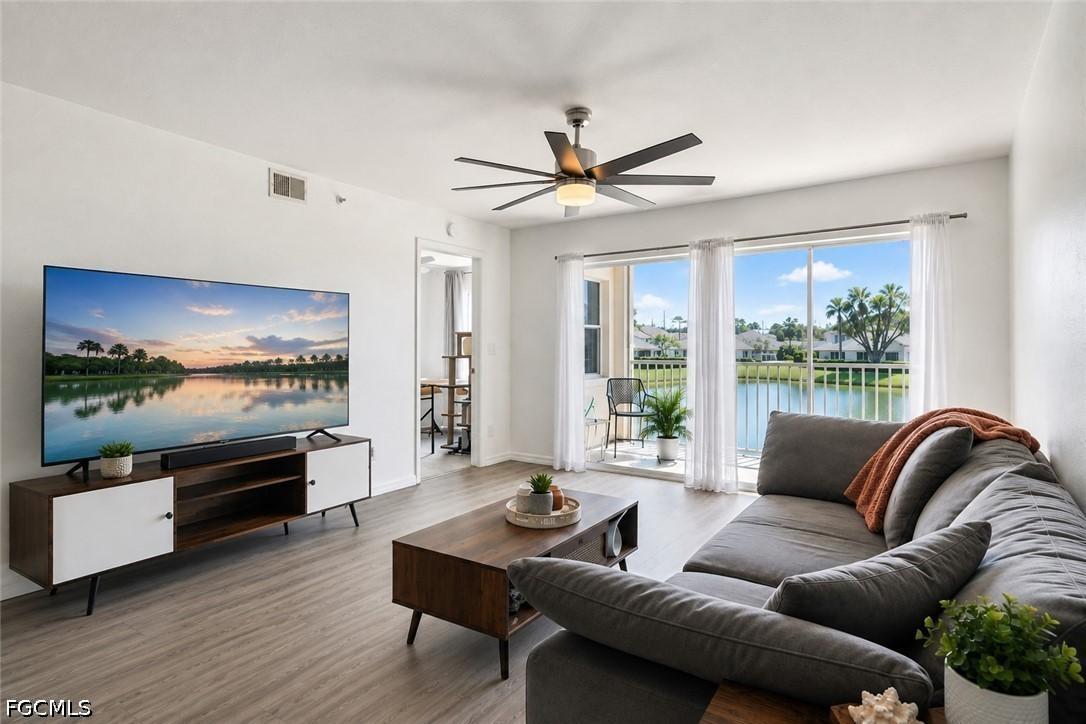 9660 Victoria Ln. #206, Naples, FL 34109