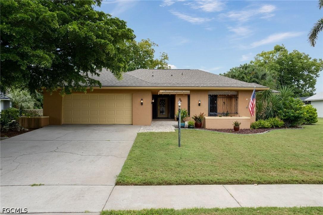 4230 Glasgow Ct., North Fort Myers, FL 33903