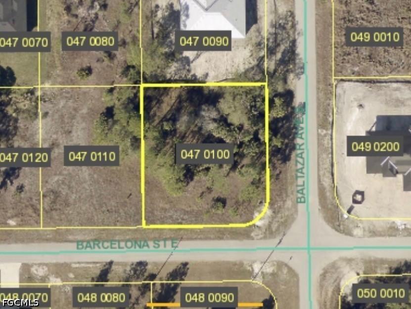 927 Barcelona St., Lehigh Acres, FL 33974