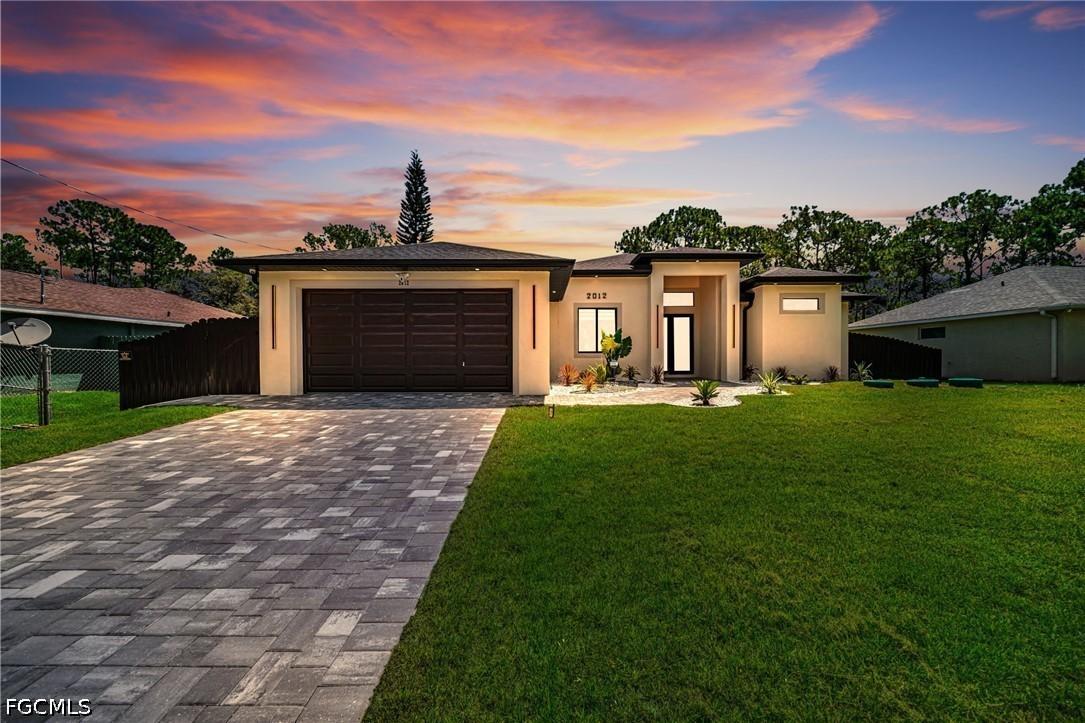 2012 Robert Ave., Alva, FL 33920