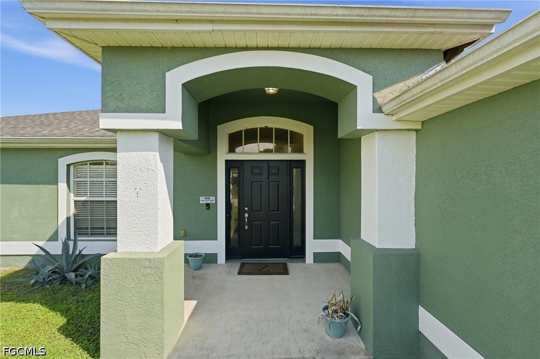212 NW 28th Ter., Cape Coral, FL 33993