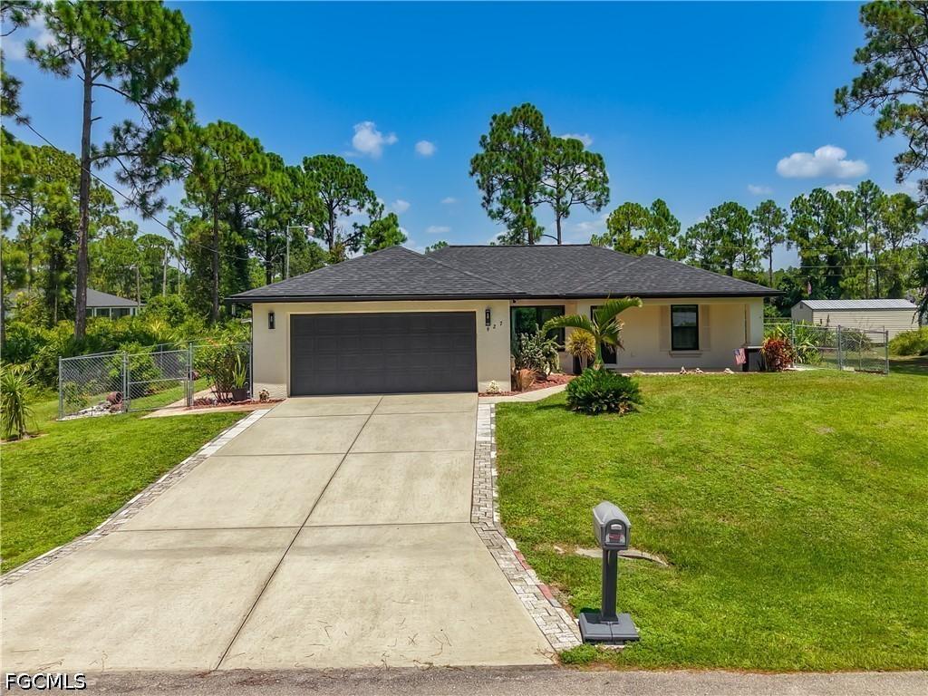 927 Franklin St., Lehigh Acres, FL 33974