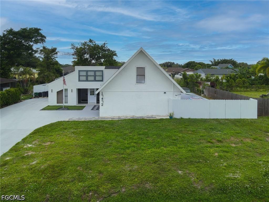 17472 Phlox Dr., Fort Myers, FL 33967