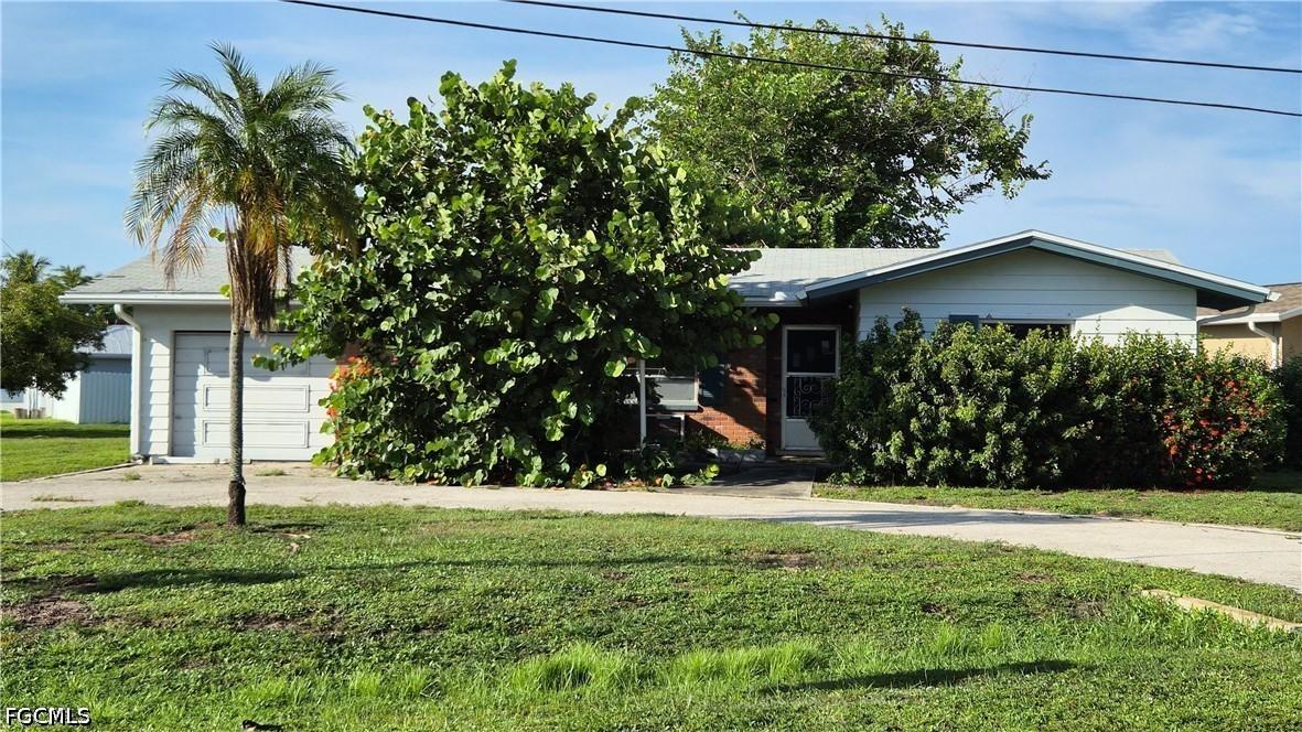 5201 Glade Ct., Cape Coral, FL 33904