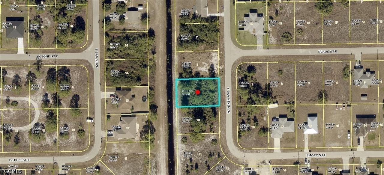 1024 Manikin Ave., Lehigh Acres, FL 33974