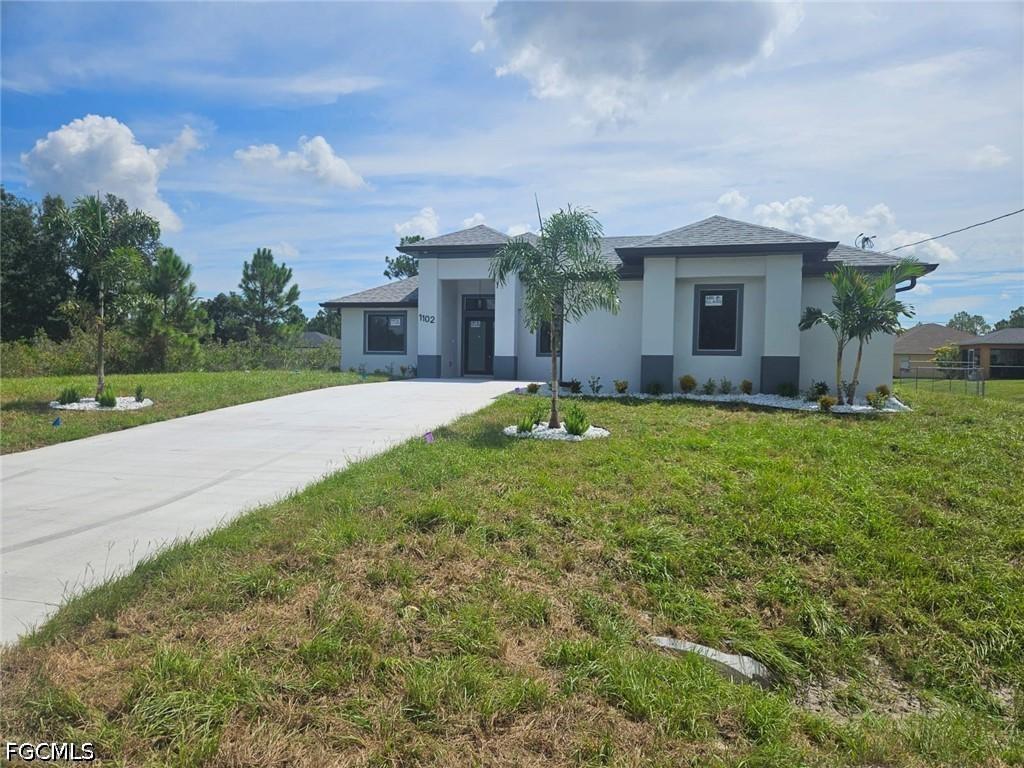 1102 Poinsettia Ave., Lehigh Acres, FL 33972