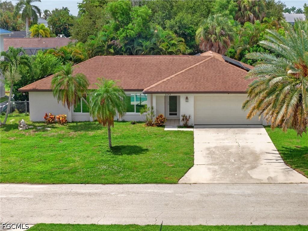 6049 Perthshire Ln., Fort Myers, FL 33908