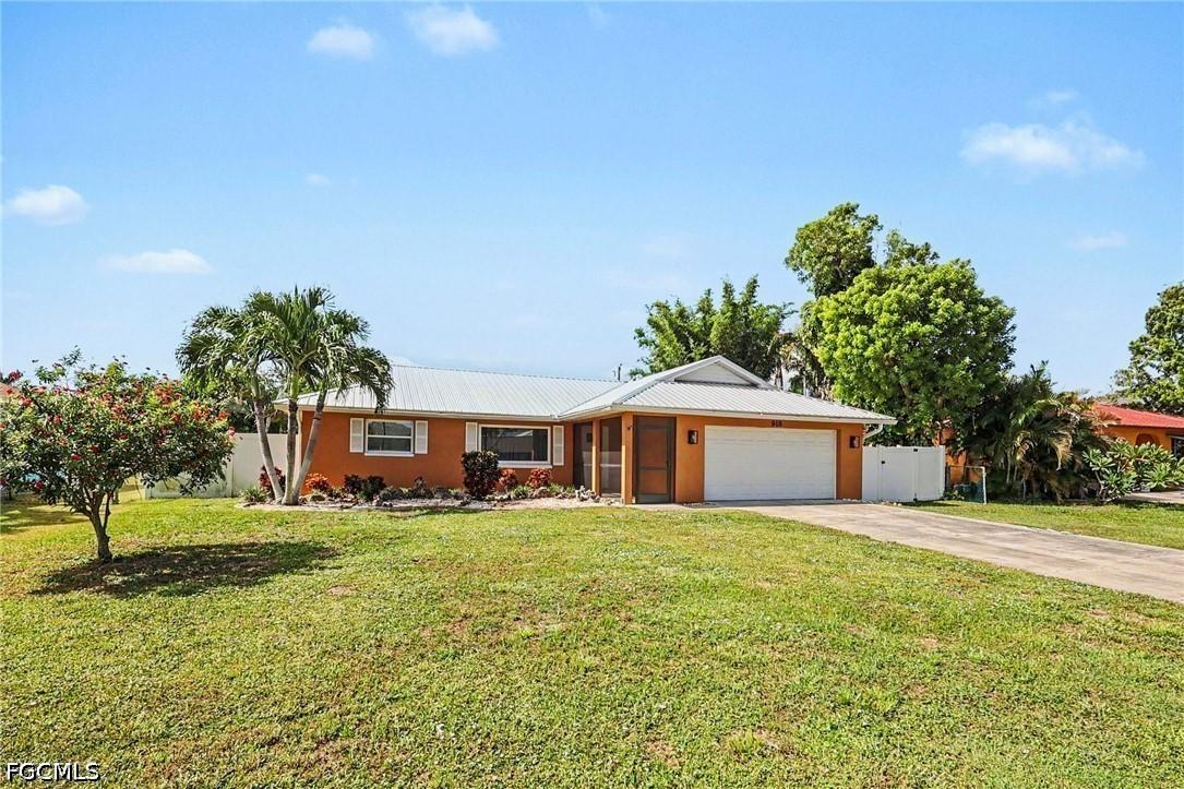 918 Gleason Pkwy., Cape Coral, FL 33914