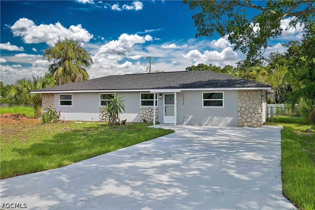 13820 1st St., Fort Myers, FL 33905
