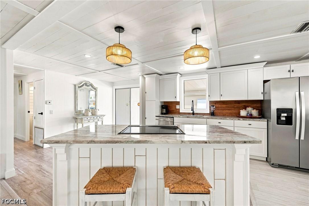 573 Hogan Dr., North Fort Myers, FL 33903