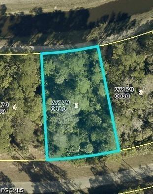 1933 Roderick Ln., Lehigh Acres, FL 33972