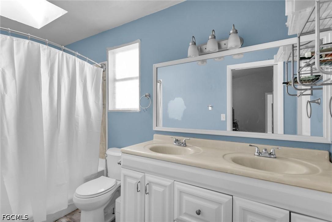 1210 NE 5th Pl., Cape Coral, FL 33909