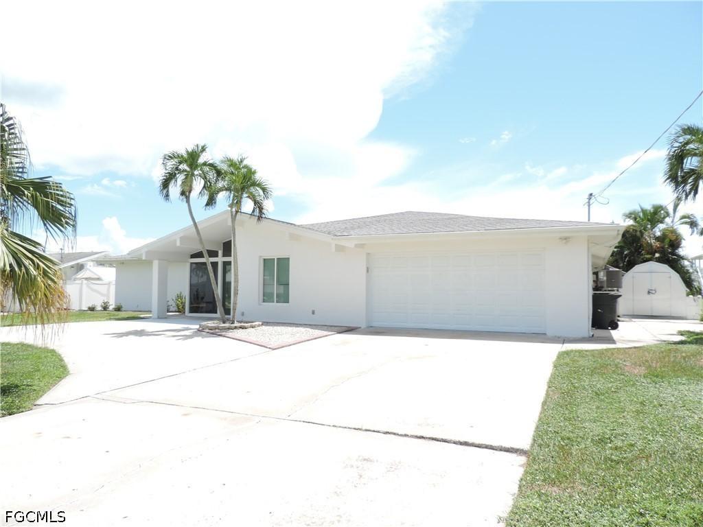 6401 Plumosa Ave., Fort Myers, FL 33908