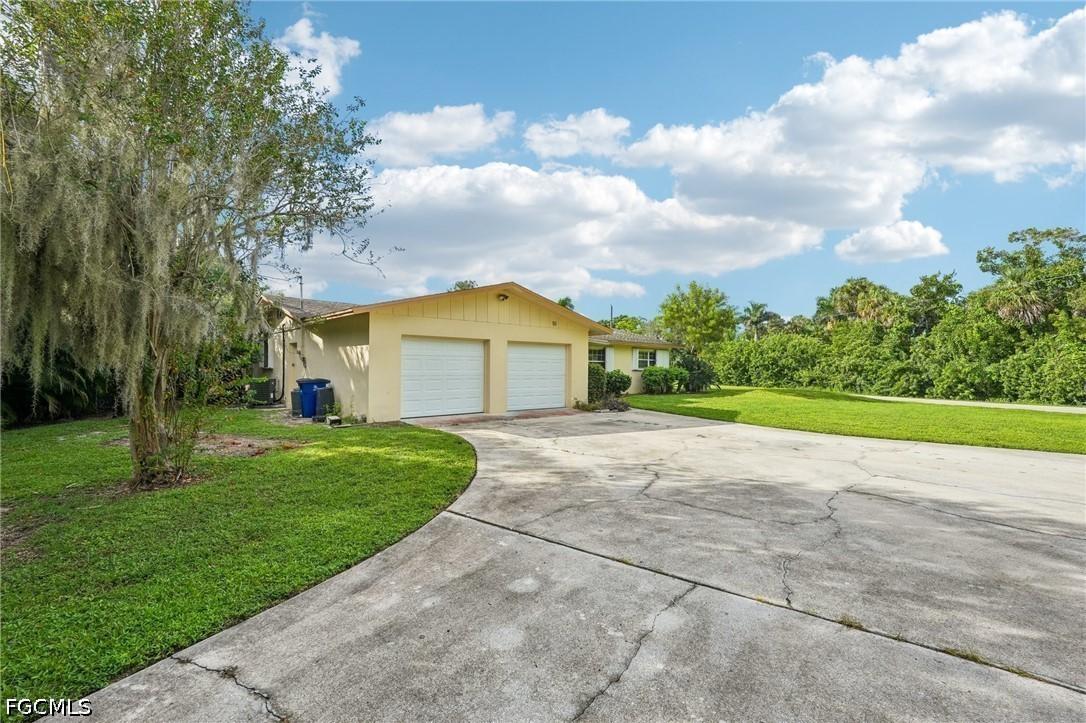 51 Lagoon Dr., North Fort Myers, FL 33903
