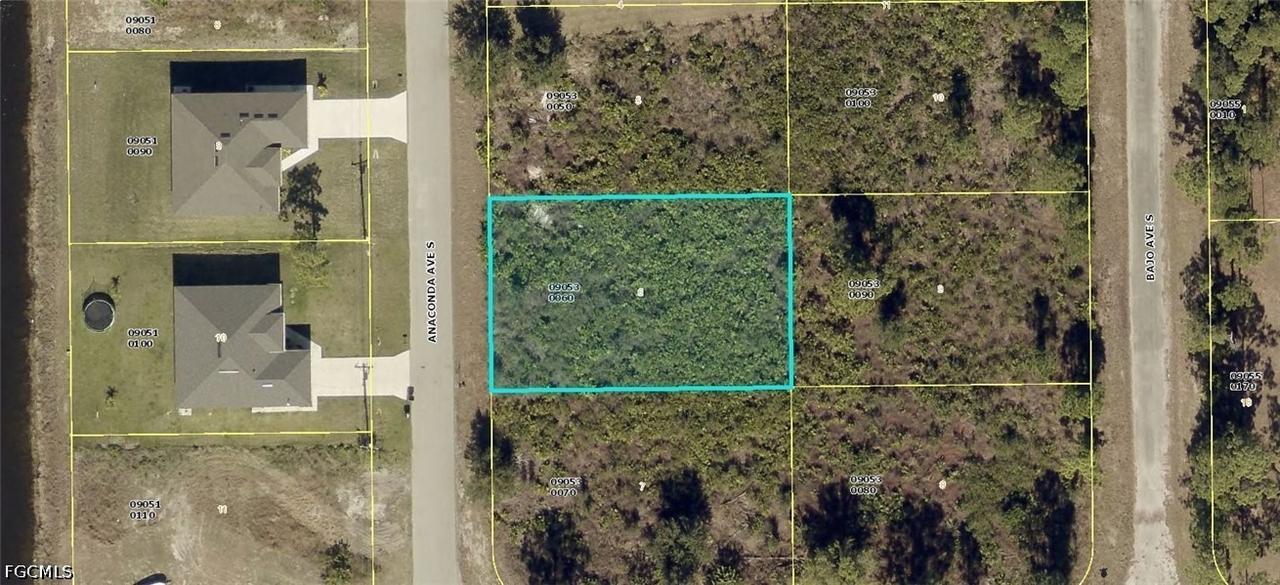 819 Anaconda Ave., Lehigh Acres, FL 33974