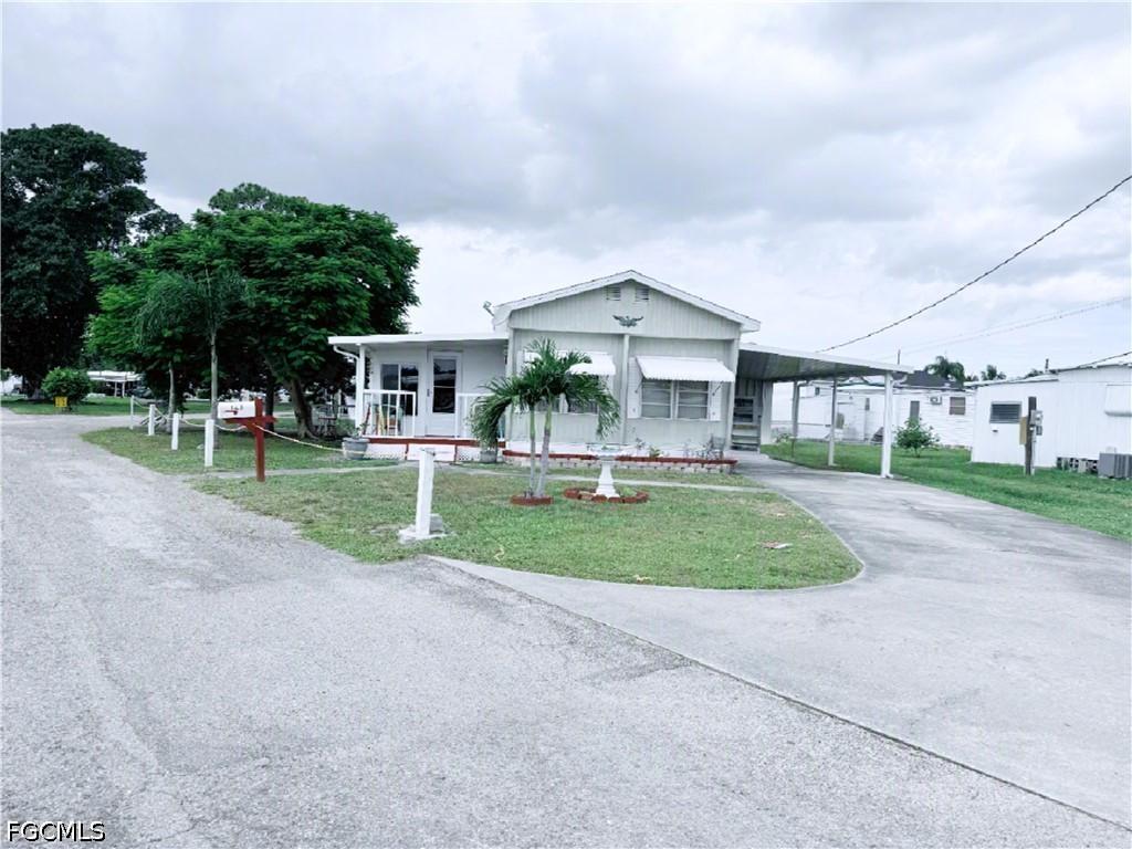123 Flame Ln., North Fort Myers, FL 33917