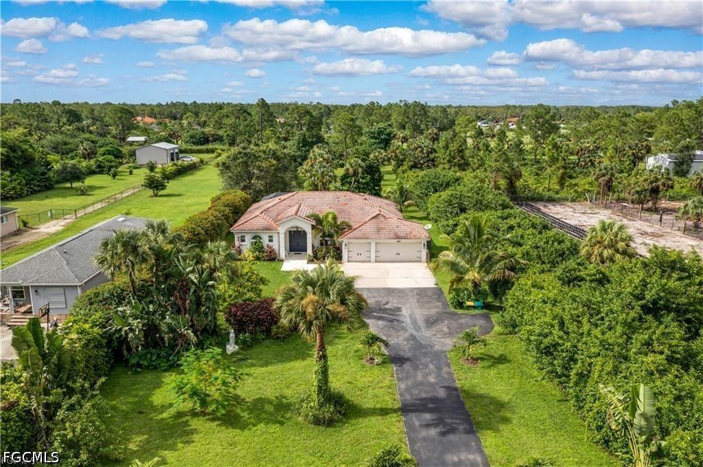 2991 20th Ave., Naples, FL 34120