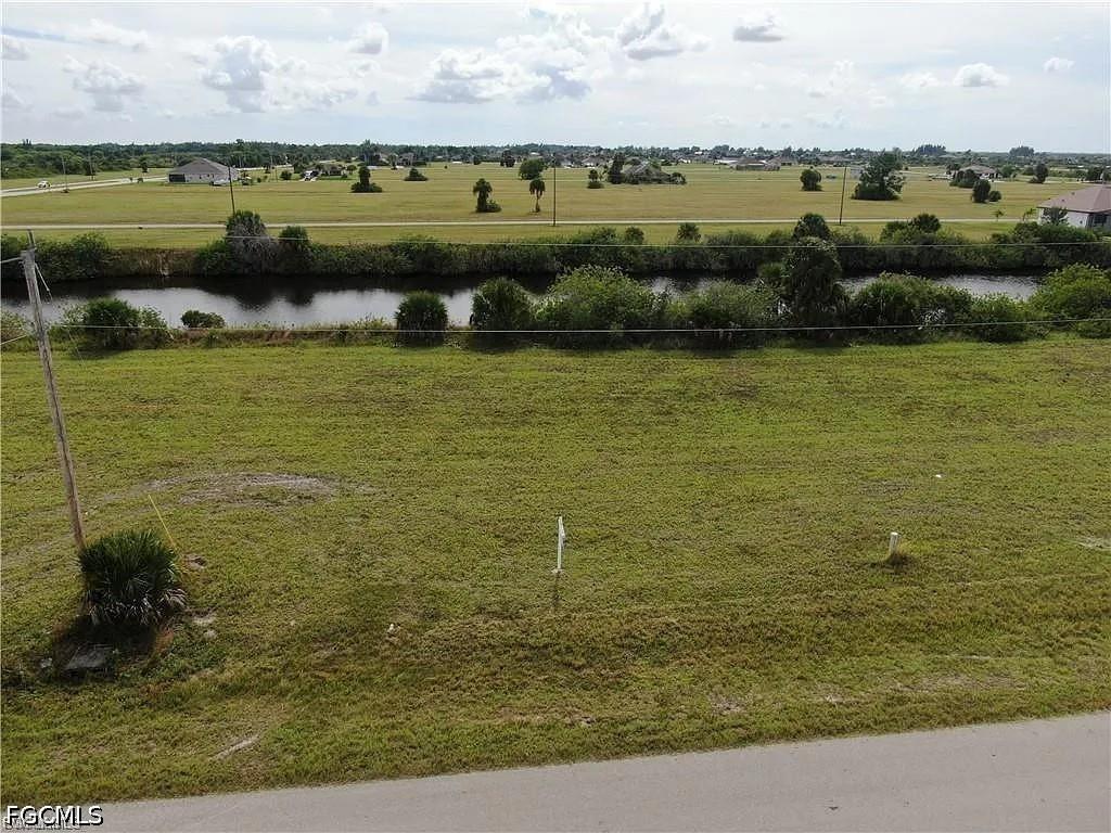 4102 NW 39th Ln., Cape Coral, FL 33993