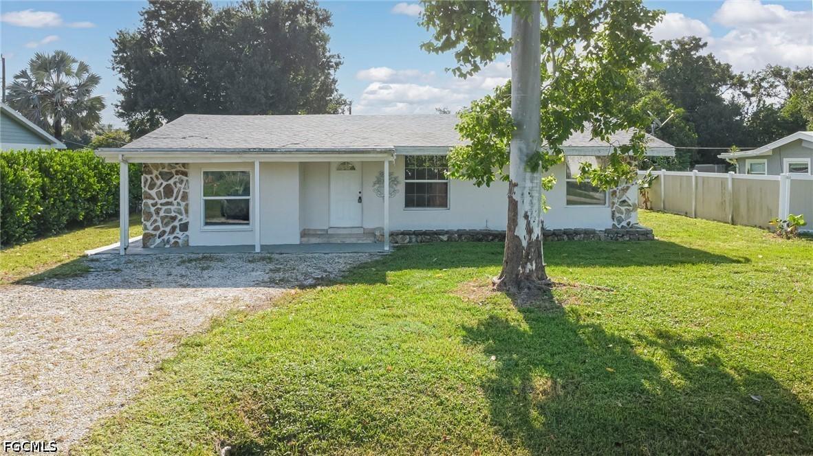 1158 Travis Ave., North Fort Myers, FL 33903