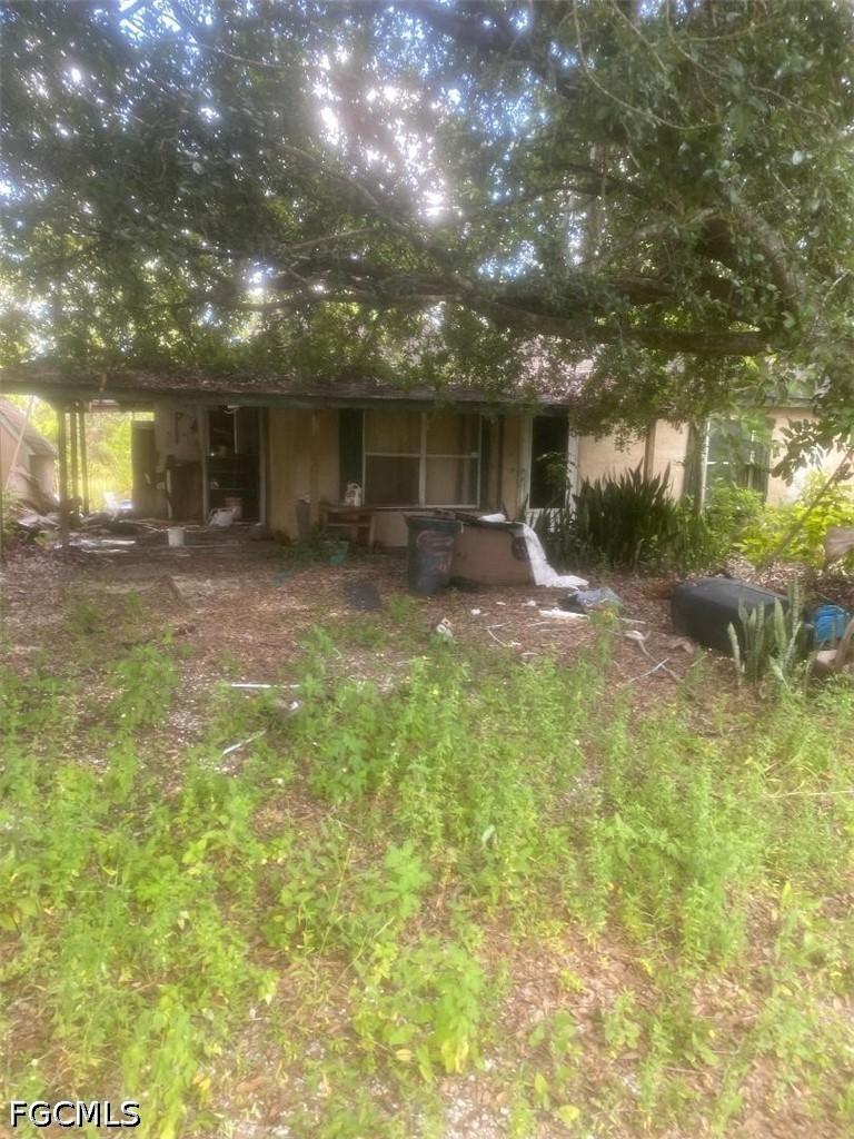 1118 Mcarthur Ave., Lehigh Acres, FL 33936