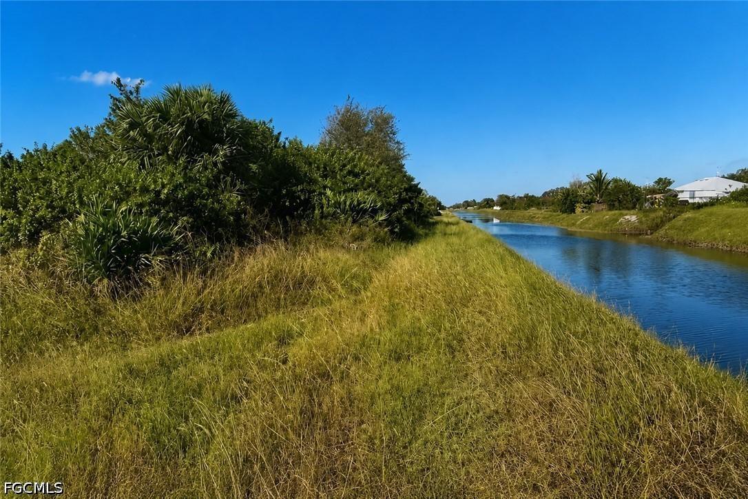 1504 Paula Ave., Lehigh Acres, FL 33976