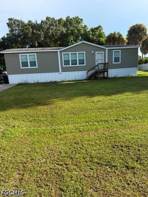 2495 Zoysia Ln., North Fort Myers, FL 33917