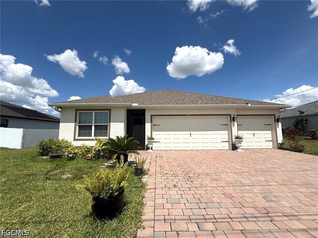 635 NE 6th Pl., Cape Coral, FL 33909