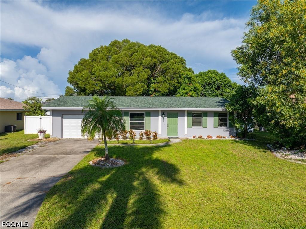 1402 SE 8th Pl., Cape Coral, FL 33990