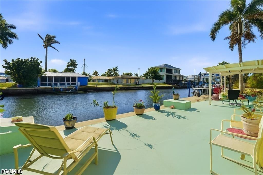 2607 Bayshore Dr., Matlacha, FL 33993
