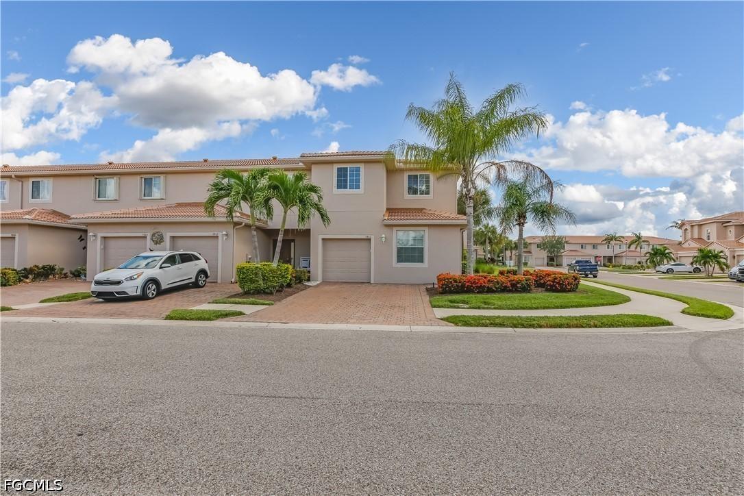 3800 Clearbrook Ln., Fort Myers, FL 33966