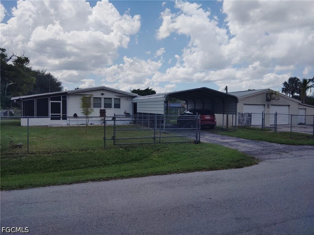 306 Pinecrest Ave., Moore Haven, FL 33471
