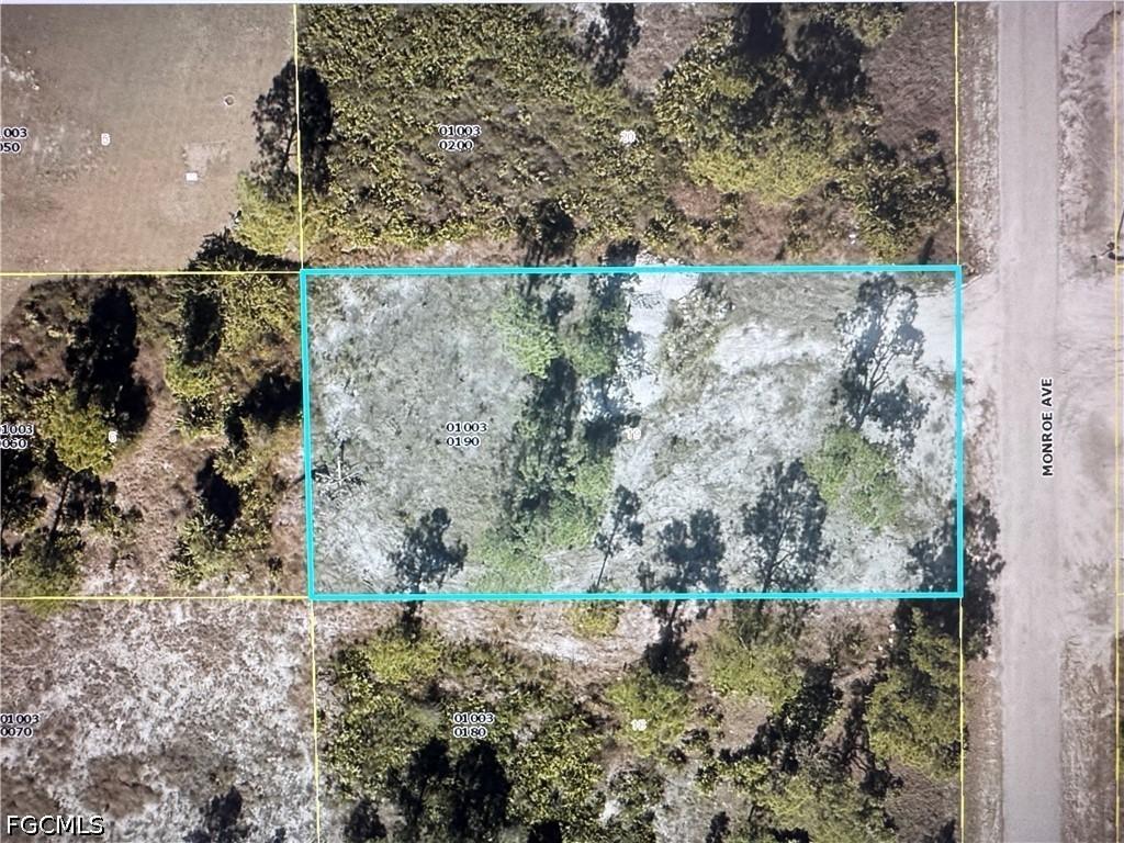 413 Monroe Ave., Lehigh Acres, FL 33972