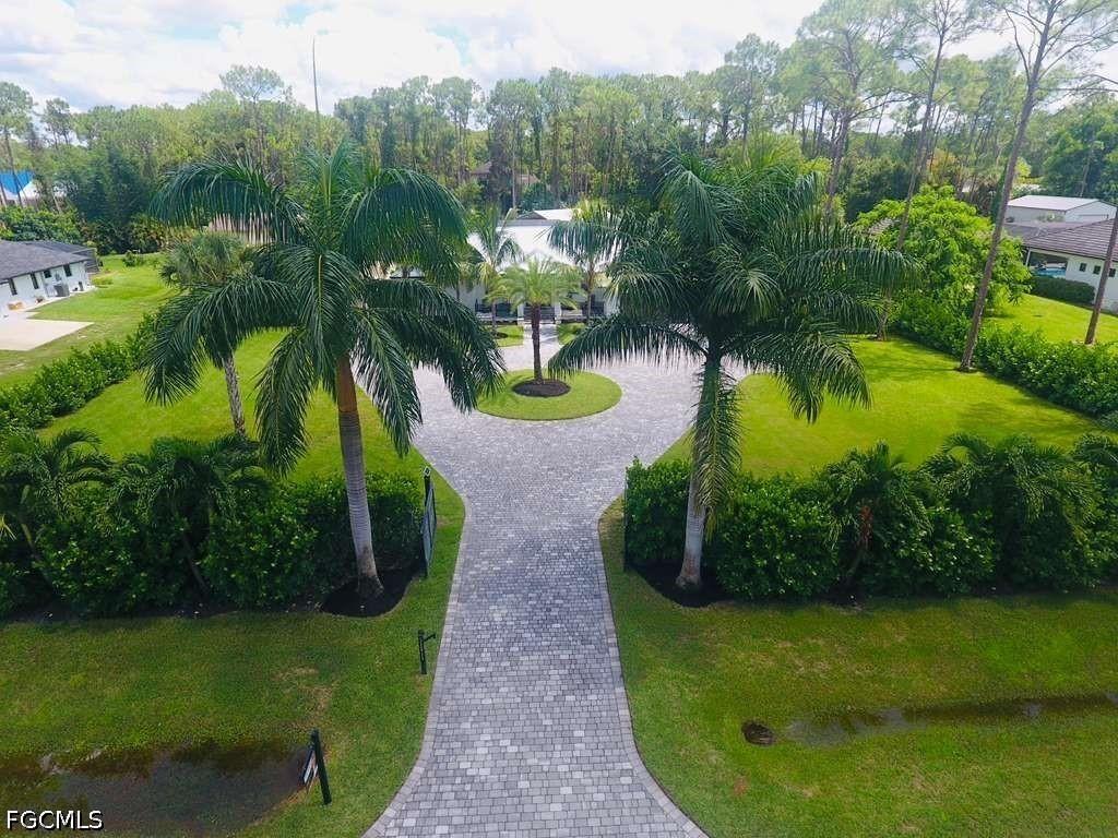 25211 Pinson Dr., Bonita Springs, FL 34135