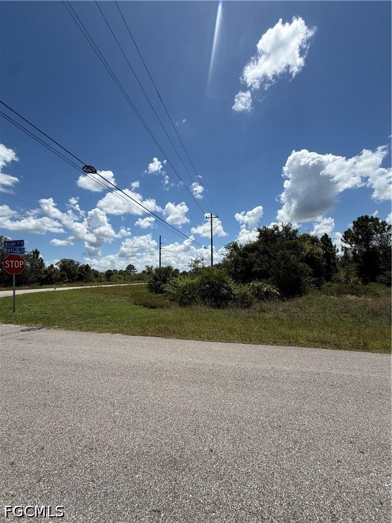 906 Bell Blvd., Lehigh Acres, FL 33974