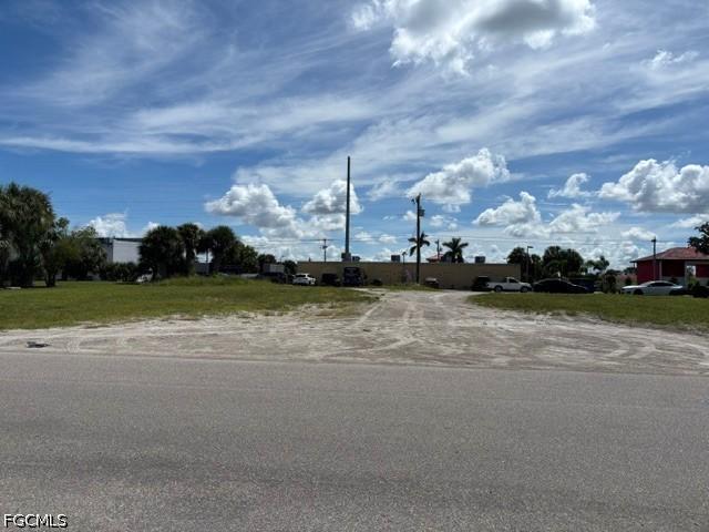 1925 SE 15th Pl., Cape Coral, FL 33990