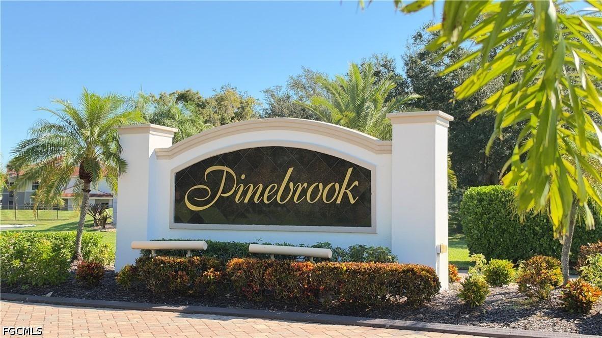 132 Pinebrook Dr., Fort Myers, FL 33907