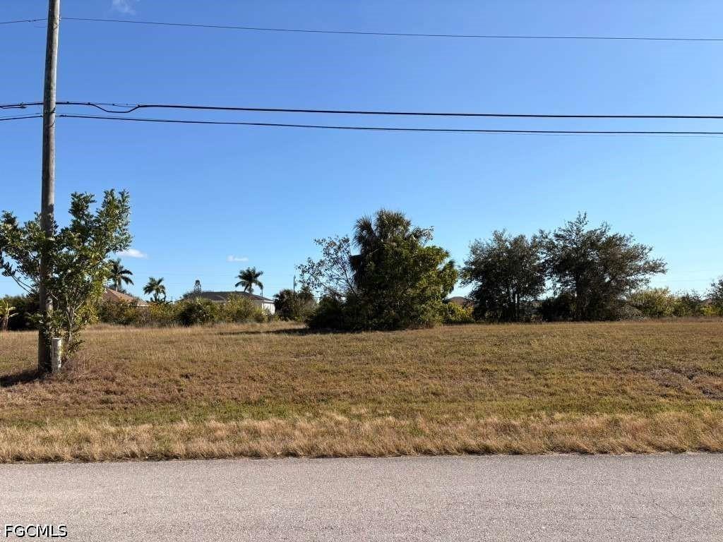 1203 NW 9th Pl., Cape Coral, FL 33993