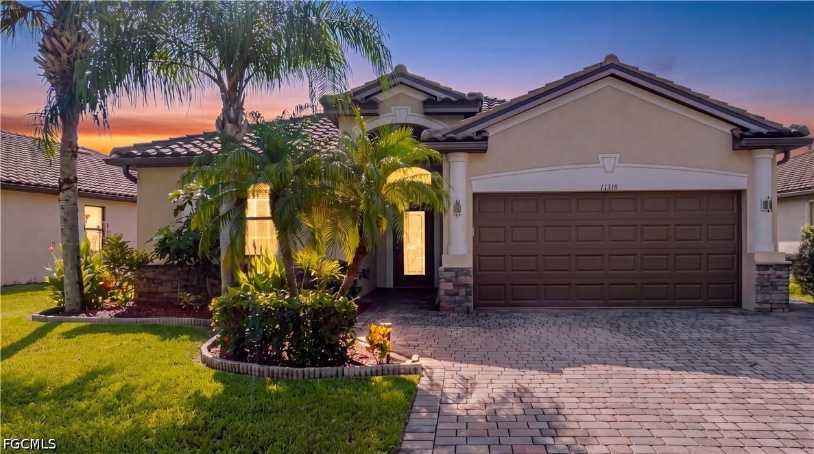 11318 Red Bluff Ln., Fort Myers, FL 33912
