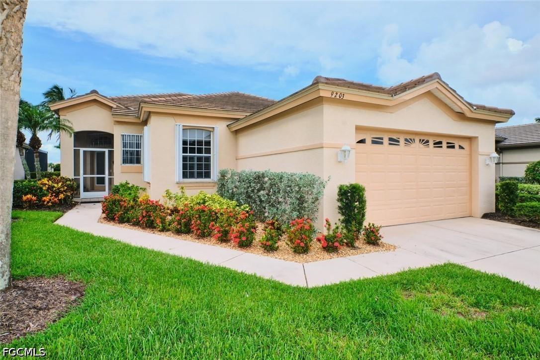9203 Willowcrest Ct., Fort Myers, FL 33908