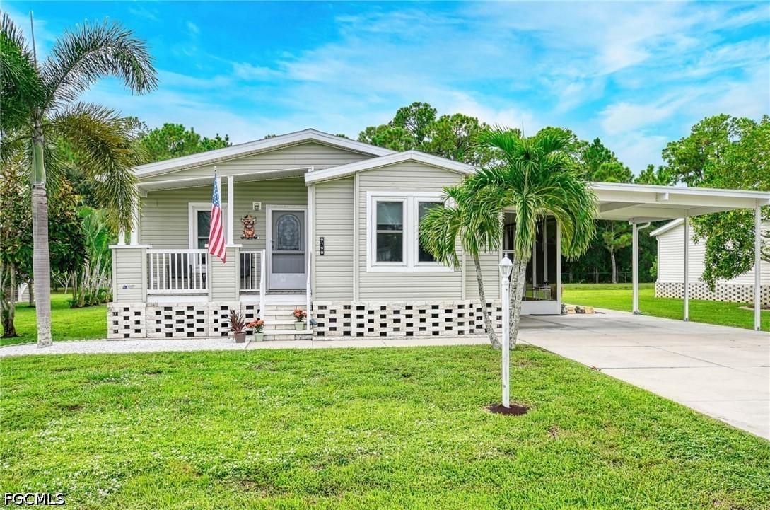 9790 Creekwood Ln., Fort Myers, FL 33905