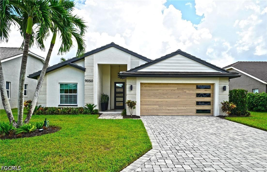 9050 Old Hickory Cir., Fort Myers, FL 33912
