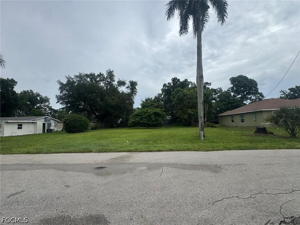 653 Oleander Ave., Fort Myers, FL 33916